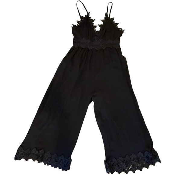 🖤 Seen on The Bachelor AU | Georgette Black Lace Wide-Leg Jumpsuit –Small - Picture 11 of 11